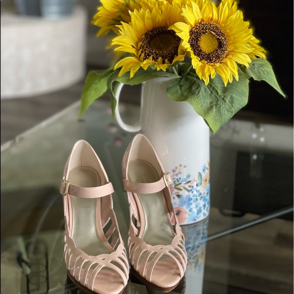 Fioni Ladies open toe high heel. NWOT